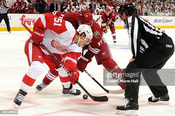 Valtteri Filppula of the Detroit Red Wings wins a face off against Martin Hanzal of the Phoenix Coyotes in Game Seven of the Western Conference...