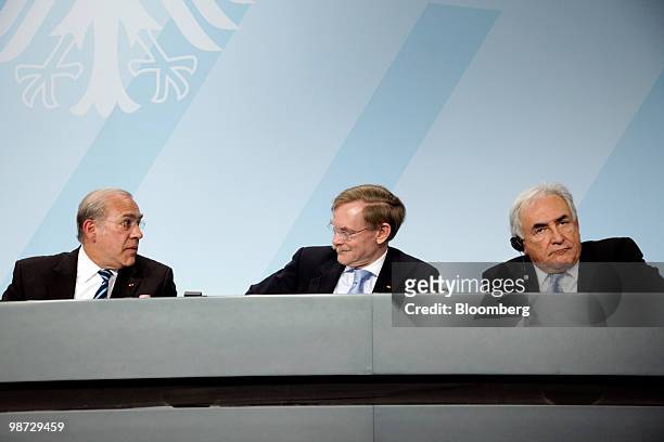 Angel Gurria, secretary-general of the Organization for Economic Cooperation and Development , from left, Robert Zoellick, president of the World...