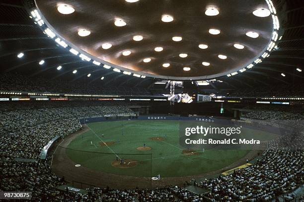 General view as the Montreal Expos play a MLB game against the Chicago Cubs at Olympic Stadium in April 1987 in Montreal, Quebec, Canada. (Photo by...