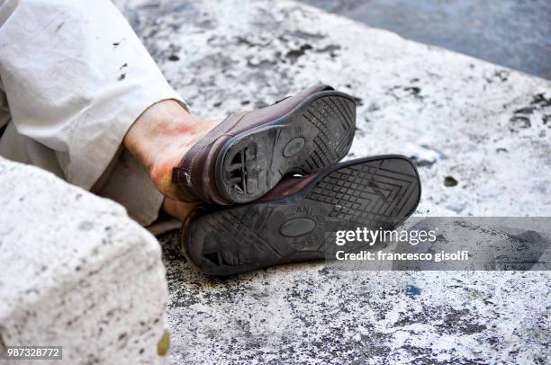 scarpe - scarpe stock pictures, royalty-free photos & images