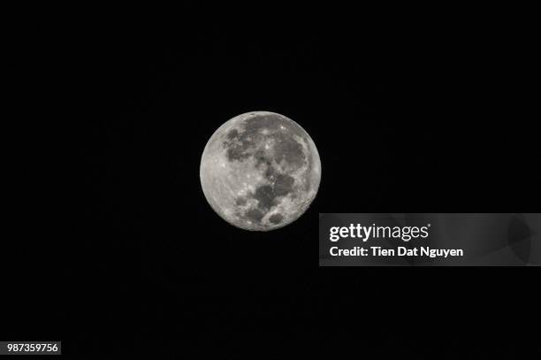 full moon - dat photos et images de collection