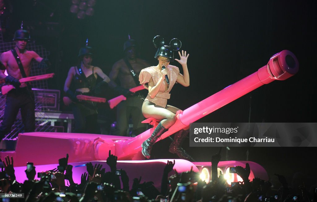 Rihanna Performs at Palais Omnisports de Bercy in Paris