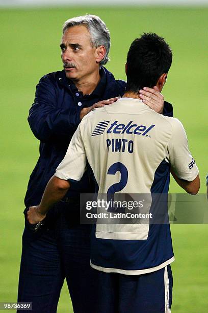 President of Pachuca Jesus Martinez greets player Fausto Pinto of Cruz Azul after losing the championship title during a final match against Pachuca...