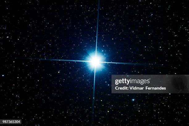 sirius star - star space fotografías e imágenes de stock