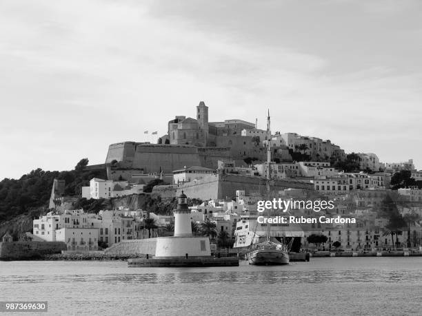 ibiza en blanco y negro. - blanco y negro stockfoto's en -beelden