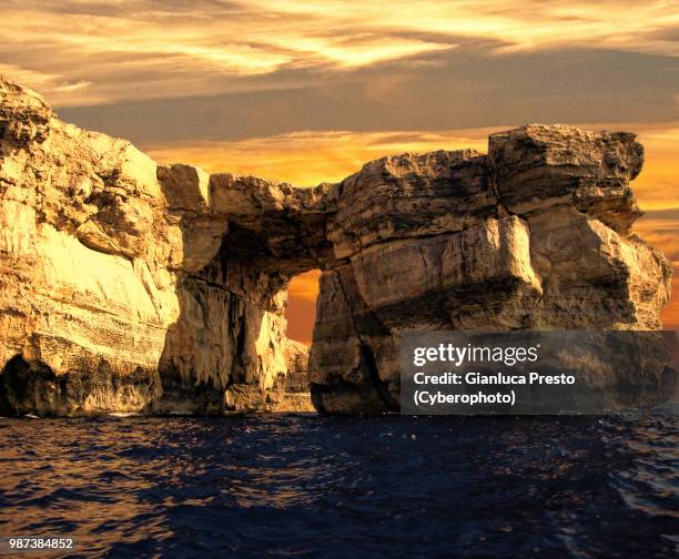 azure window malta (gozo) - azure window stock pictures, royalty-free photos & images