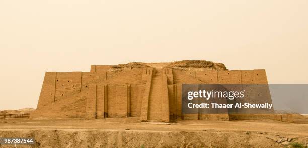 ziggurat of ur - ziggurat of ur fotografías e imágenes de stock
