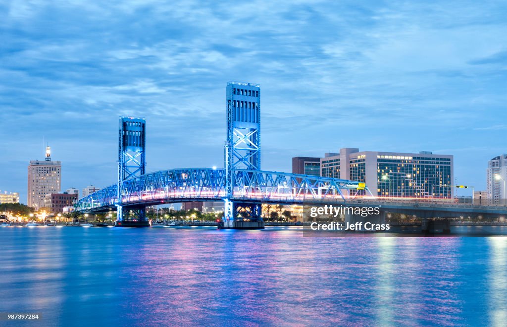 Main Street Bridge over St. Johns River in Jacksonville, Florida, North America.