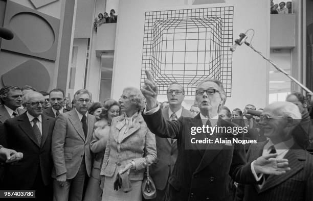 Aix en Provence – Jacques Chirac, Michel Guy et Mme Pompidou inaugurate the new building of Vasarely Foundation