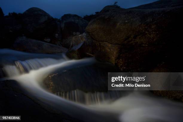 slow shutter on the water - slow shutter stockfoto's en -beelden