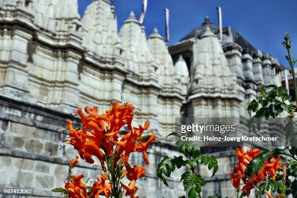 ranakpur jain temple komplex - ranakpur temple stockfoto's en -beelden