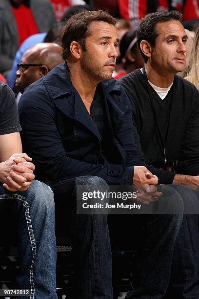 Actor Jeremy Piven watches the action between the Cleveland Cavaliers and the Chicago Bulls in Game Four of the Eastern Conference Quarters during...