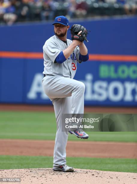 Jon Lester of the Chicago Cubs pitches against the New York Mets during their game at Citi Field on June 3, 2018 in New York City.