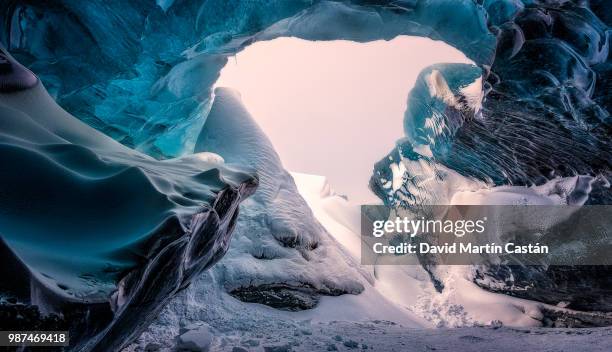 cristal cave - ice cave imagens e fotografias de stock