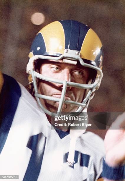 Joe Namath of the Los Angeles Rams warms up before a game in the 1977 season.