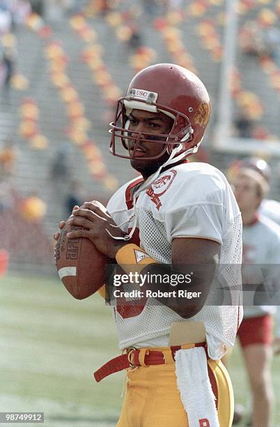 Rodney Peete of the USC Trojans warms up before the game against the UCLA Bruins at the Rose Bowl on November 19, 1988 in Pasadena, California.