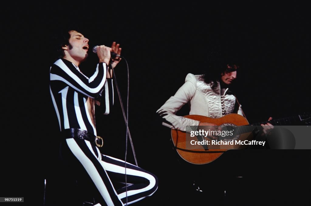 Queen Performs Live