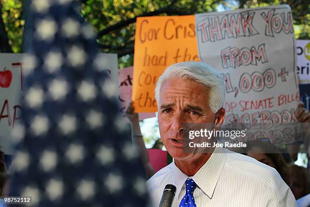 Florida Gov. Charlie Crist announces that he will make an independent bid for the open U.S. Senate seat on April 29, 2010 in St. Petersburg, Florida....