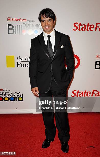 Singer Luis Fonsi attends the 2010 Billboard Latin Music Awards at Coliseo de Puerto Rico José Miguel Agrelot on April 29, 2010 in San Juan, Puerto...