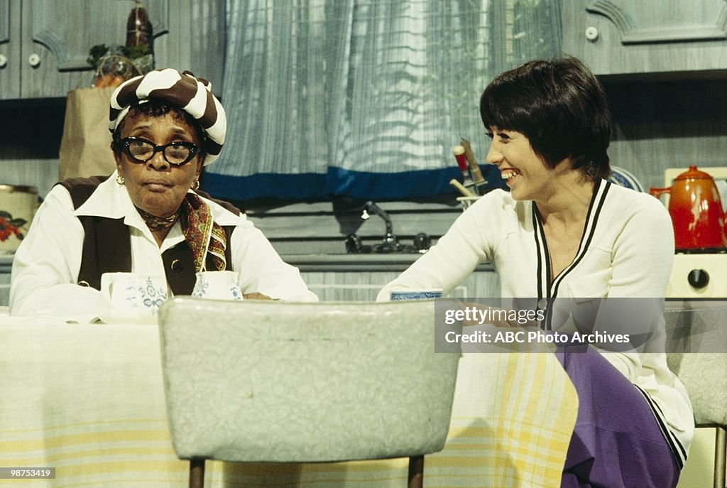 MOMS MABLEY;LILY TOMLIN