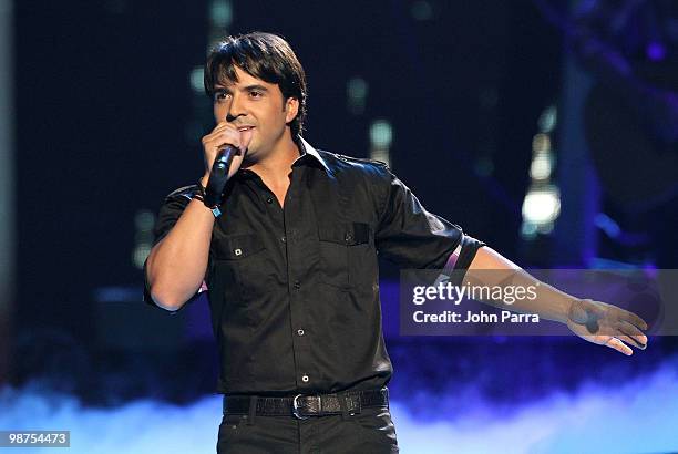 Singer Luis Fonsi performs onstage at the 2010 Billboard Latin Music Awards at Coliseo de Puerto Rico José Miguel Agrelot on April 29, 2010 in San...