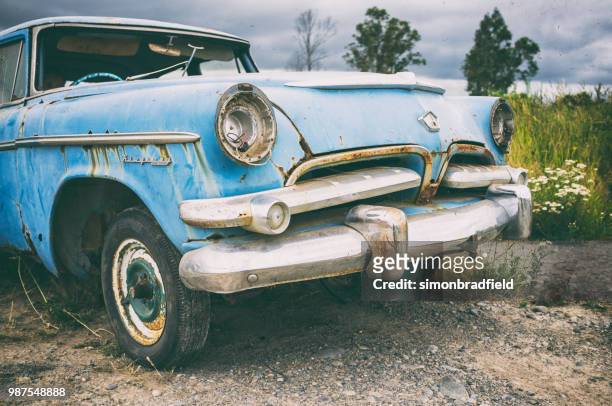 dilapidated dodge kingsway in new zealand - kingsway dodge stock pictures, royalty-free photos & images