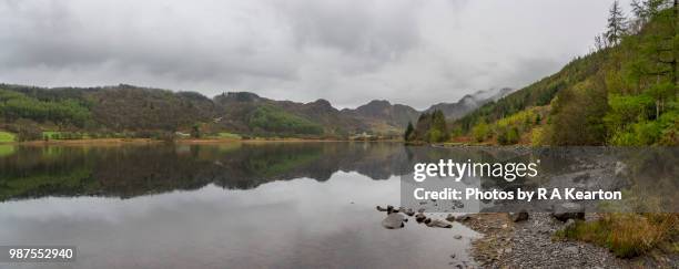 reflections on llyn crafnant, trefriw, north wales - stitching fotografías e imágenes de stock