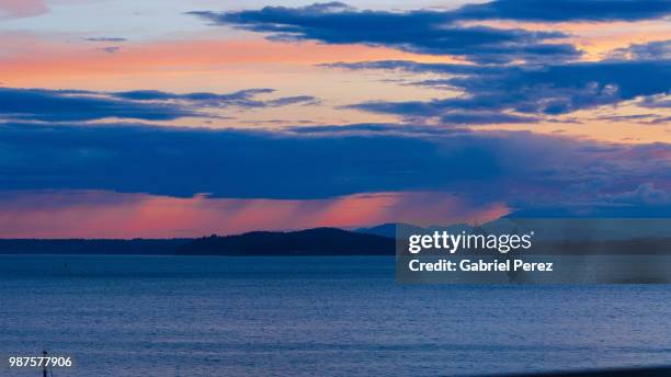 sunset over seattle - seattle port stock pictures, royalty-free photos & images