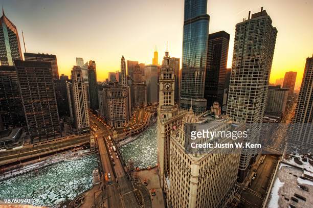 a long sunset in the emerald city   - chicago river stock pictures, royalty-free photos & images