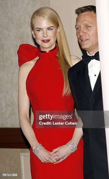 Daniel Craig and Nicole Kidman, presenters Best Art Direction