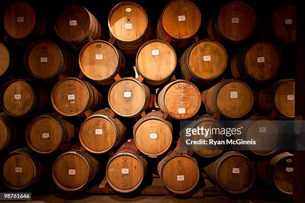 wine barrels - cellar stockfoto's en -beelden
