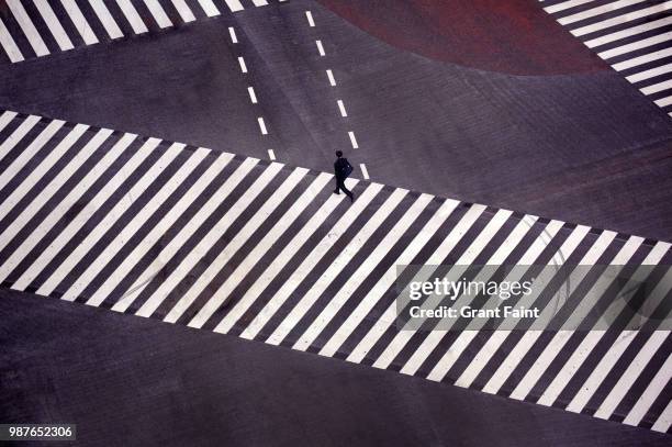 a overview of famous intersection - incrocio stradale foto e immagini stock