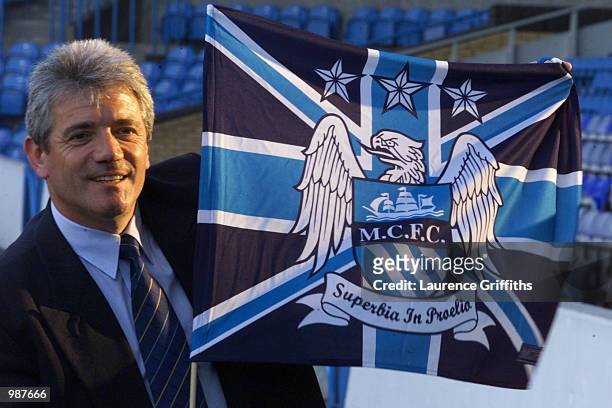 Kevin Keegan of Manchester City as new manager at Maine Road, Manchester. Digital Image. Mandatory Credit: Laurence Griffiths/ALLSPORT