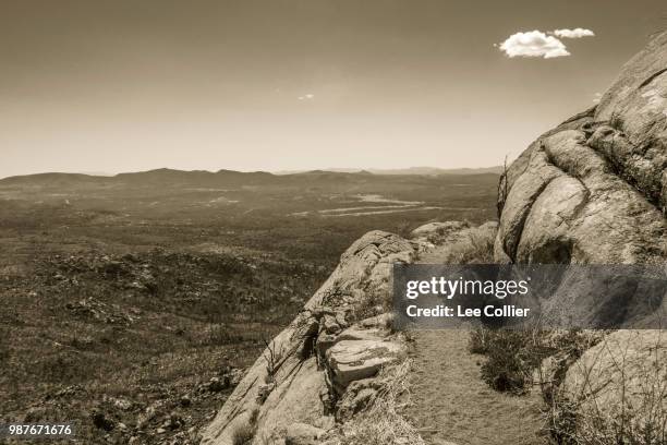 granite mountain trail - collier fotografías e imágenes de stock