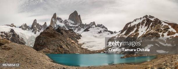 a lake amongst the fitz roy mountains in patagonia, argentina. - lake argentina stockfoto's en -beelden