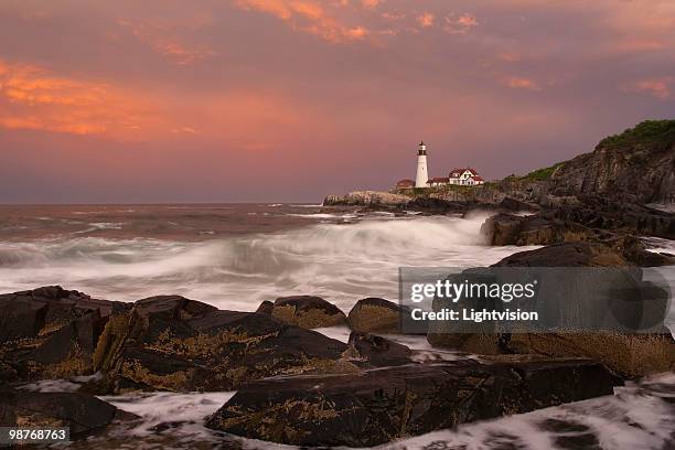 beautiful portland lighthouse in maine - faro de portland head fotografías e imágenes de stock