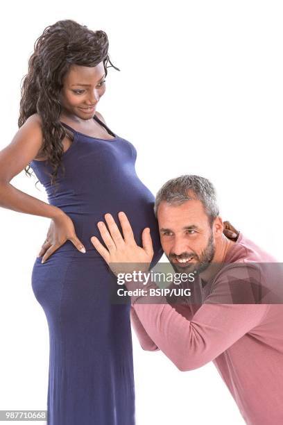 8 months pregnant woman. - bsip stockfoto's en -beelden