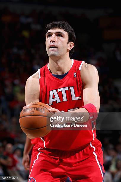 Zaza Pachulia of the Atlanta Hawks shoots a free throw against the Milwaukee Bucks in Game Three of the Eastern Conference Quarterfinals of the 2010...