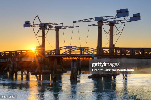 caorle - balance bridge - sunrays - caorle stock-fotos und bilder