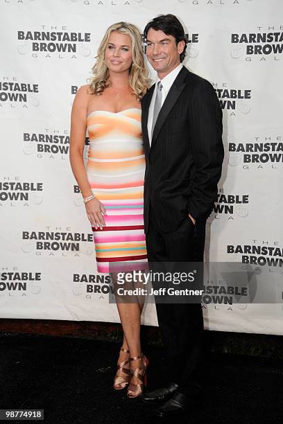 Jerry O'Connell and Rebecca Romijn attend Barnstable Brown at the 136th Kentucky Derby on April 30, 2010 in Louisville, Kentucky.