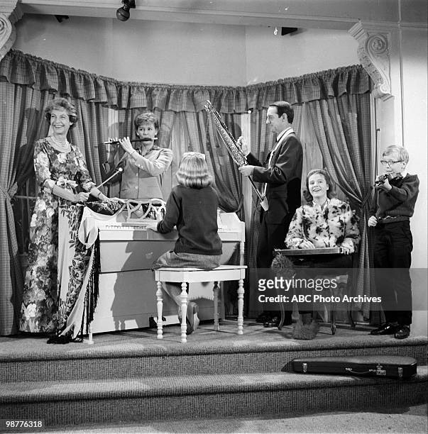 House Guest" which aired on October 19, 1963. ILKA CHASE;JEAN BYRON;WILLIAM SCHALLERT;PATTY DUKE;PAUL O'KEEFE