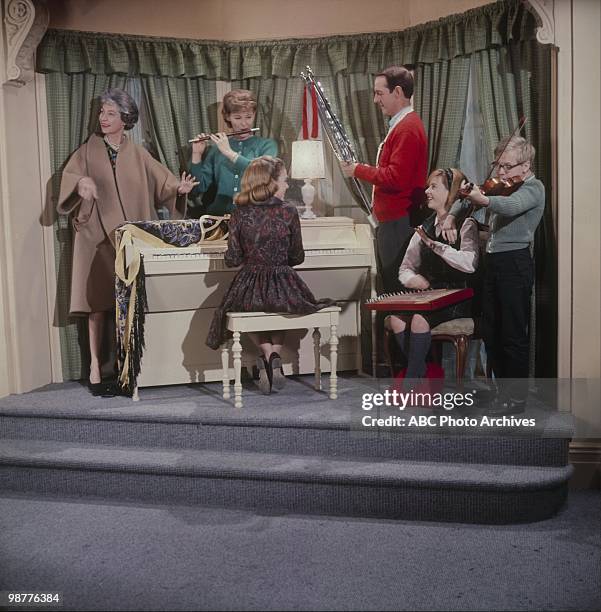 House Guest" which aired on October 19, 1963. ILKA CHASE;JEAN BYRON;WILLIAM SCHALLERT;PATTY DUKE;PAUL O'KEEFE