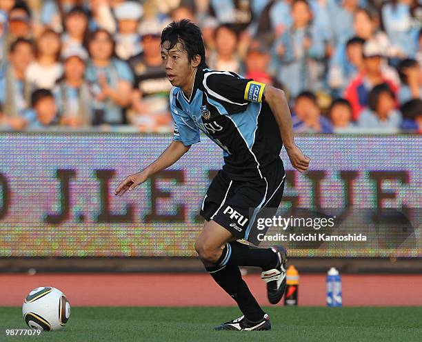 Kengo Nakamura of Kawasaki Frontale in action during the J. League match between Kawasaki Frontale and Shonan Bellmare at Todoroki Stadium on May 1,...