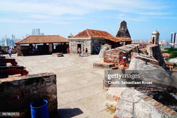 main area of the castillo san felipe, people, cartagena, colombia - sebastiaan kroes stock pictures, royalty-free photos & images