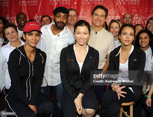 Halle Berry, Jesse Martin, Jessica Biel, Dr. Oz and Jessica Alba with United Heathcare Volunteers attend the 13th Annual Entertainment Industry...