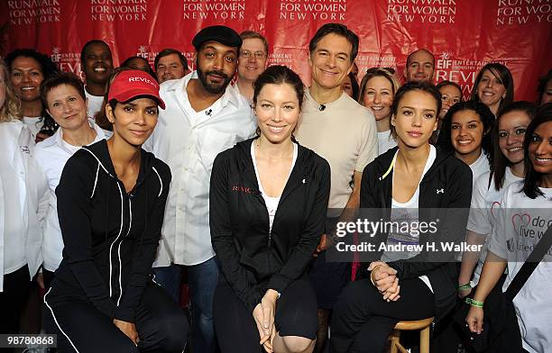 Halle Berry, Jesse Martin, Jessica Biel, Dr. Oz and Jessica Alba with United Heathcare Volunteers attend the 13th Annual Entertainment Industry...