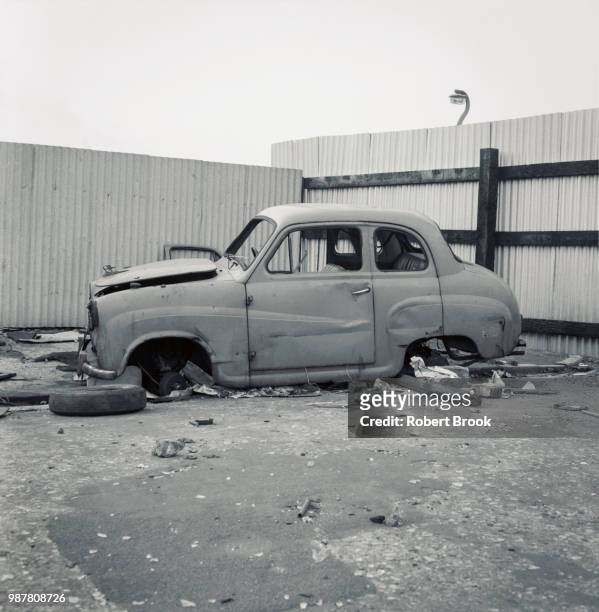 abandoned car wreck, 1974 - 1974 stock pictures, royalty-free photos & images