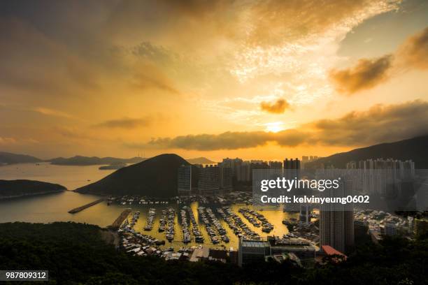 aberdeen sunset in hk - hk landscape fotografías e imágenes de stock