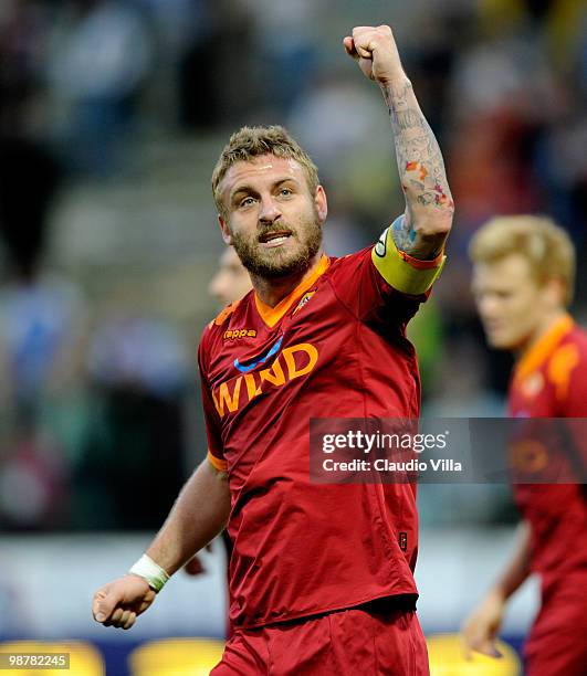 Celebrates of Daniele De Rossi of AS Roma during the Serie A match between Parma FC and AS Roma at Stadio Ennio Tardini on May 1, 2010 in Parma,...