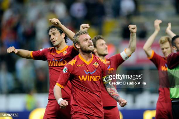 Daniele De Rossi of AS Roma celebrates during the Serie A match between Parma FC and AS Roma at Stadio Ennio Tardini on May 1, 2010 in Parma, Italy.